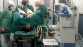 Chirurgie：L'Afriquedécouvrele nec Plus Ulltra