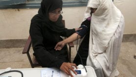 巴基斯坦计划女性患者门口艾滋病毒护理