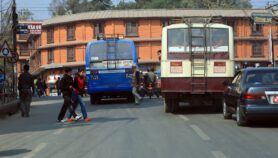 尼泊尔必须废除老化柴油公共汽车和卡车的