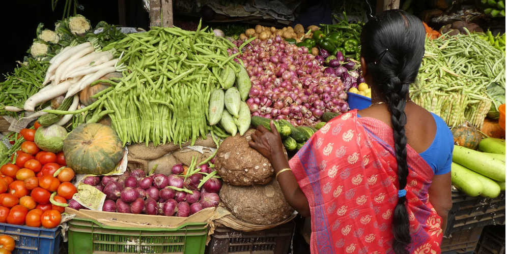 Street food in India's Munar market